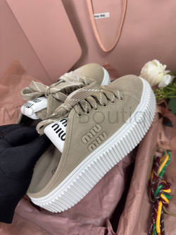 Женские мюли Miu Miu замшевые в коричневом цвете