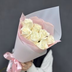 Букет из кремовых роз