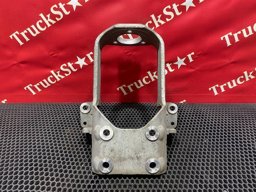 Кронштейн амортизатора