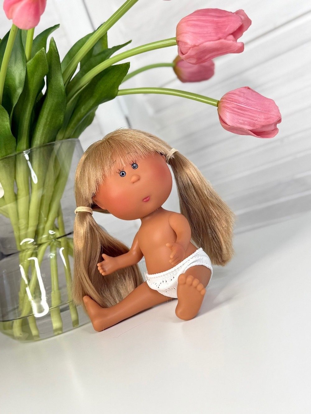 Кукла Nines виниловая 23см Little Mia Latina без одежды (3199WL1)