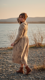 Платье с тонкими веточками из фланели