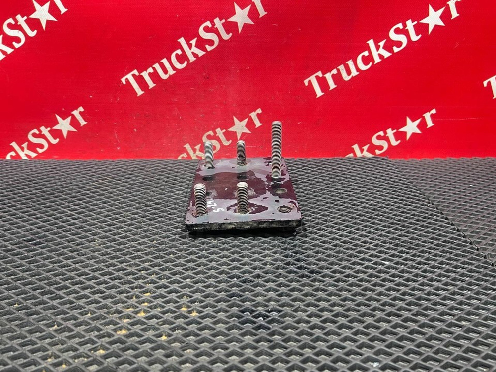 Кронштейн глушителя