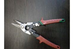 Ножницы Milwaukee по металлу правый рез 260 мм