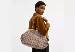 COACH БОЛЬШАЯ СУМКА KISSLOCK, КОРИЧНЕВЫЙ