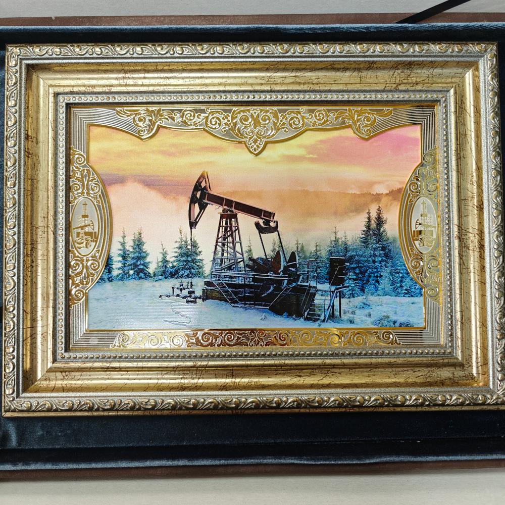 Панно с гравюрой "Нефтедобыча" №2