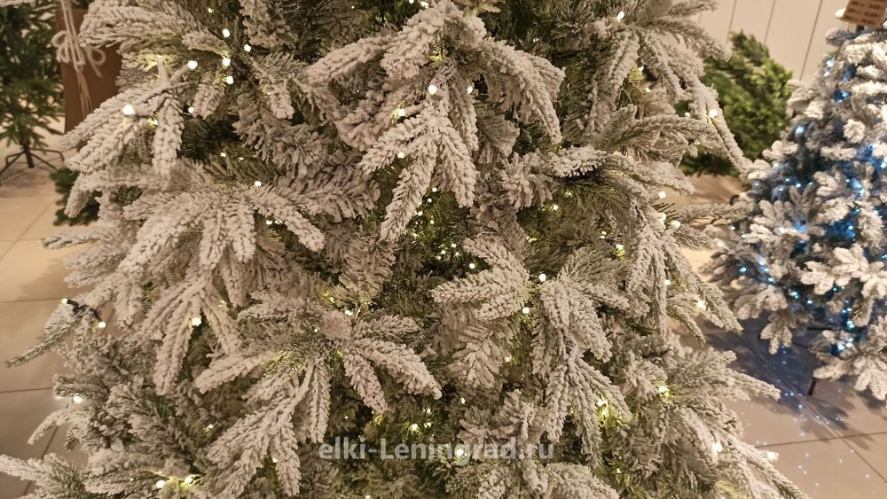 Заснеженная ель с гирляндой «Форесто» теплый свет (Литая+пвх) 210 см / 2,1 м