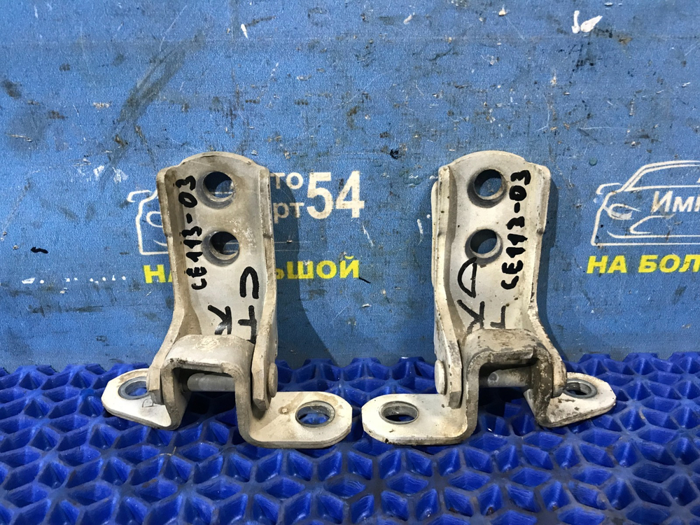 Петля двери передней правой TOYOTA SPRINTER 2000
