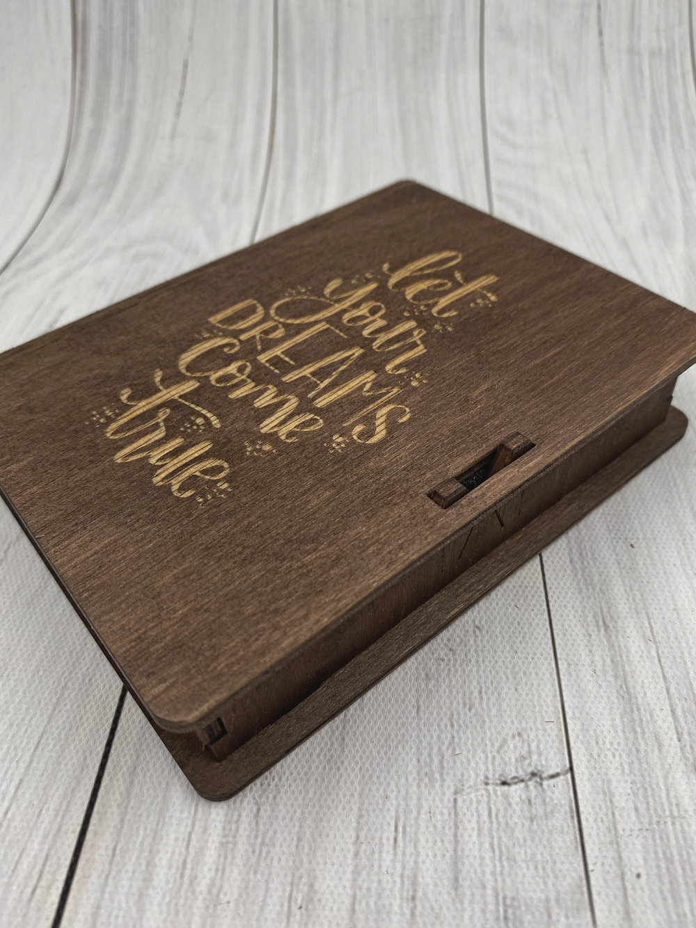 Коробка  "Let your dreams"