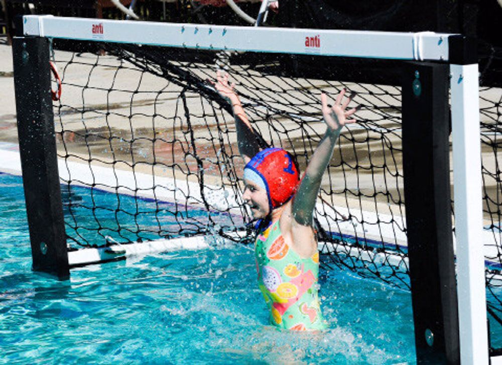 Ворота AWE 390 Global Anti Goal JNR (2.5m x 0.8m)