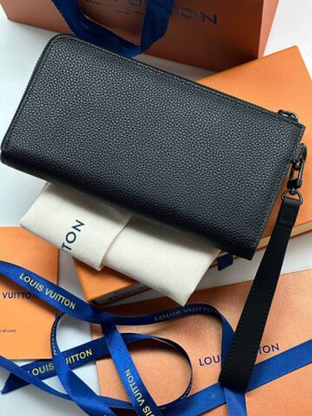 Клатч Louis Vuitton