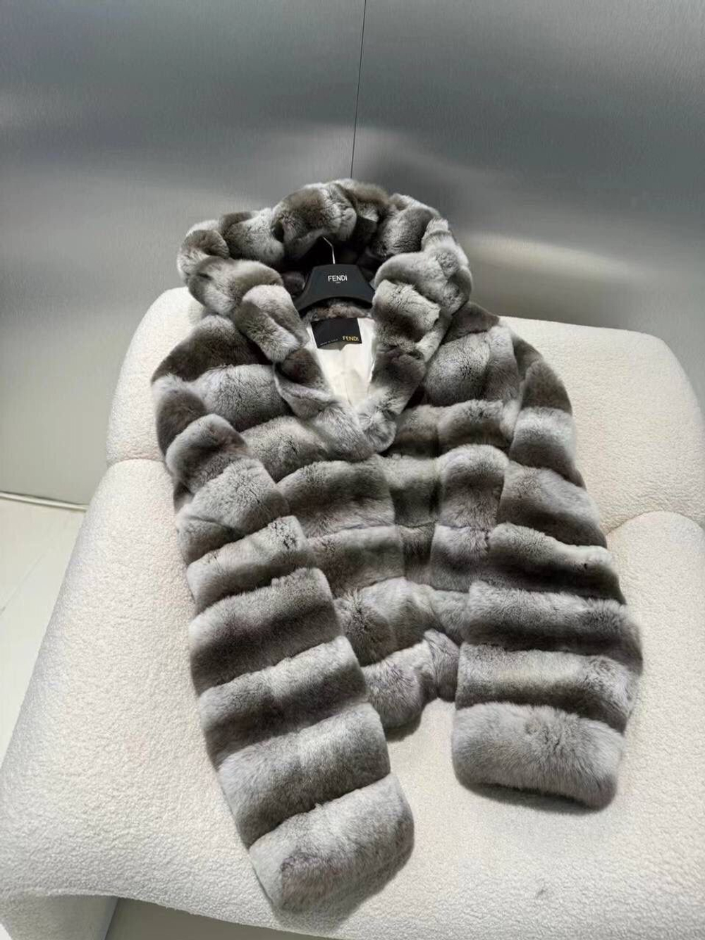 Шуба Fendi