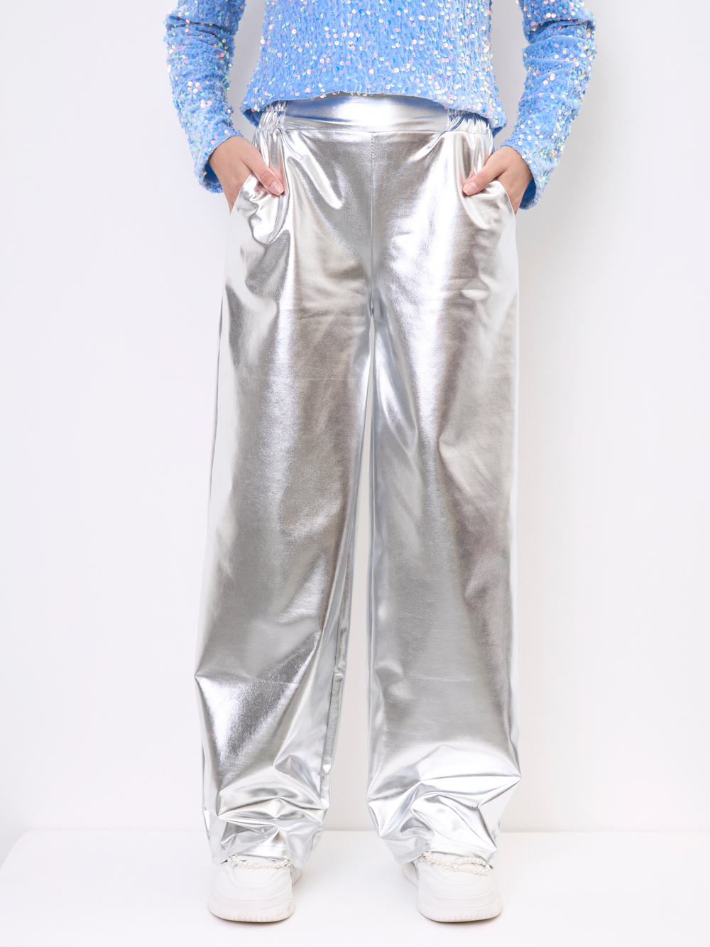 Костюм брючный праздничный с пайетками для девочки голубой