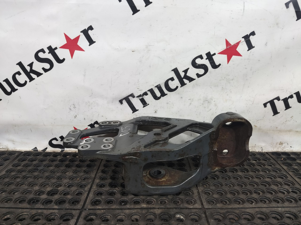 Кронштейн рессоры передней левый 2018г.