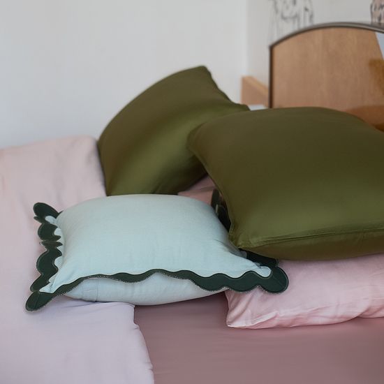 Набор наволочек из премиального сатина оливкового цвета из коллекции essential, 50х70 см