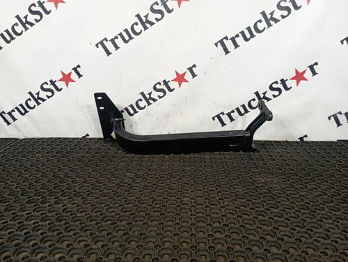 Кронштейн бампера левый