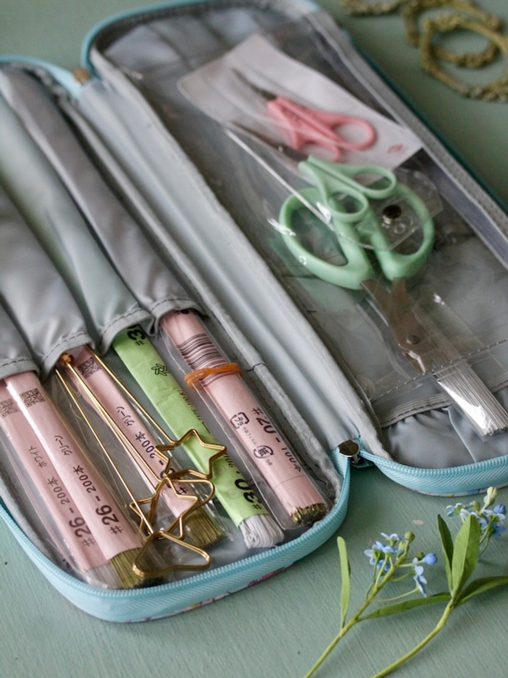 Пенал для проволоки на молнии с цветочками прованс