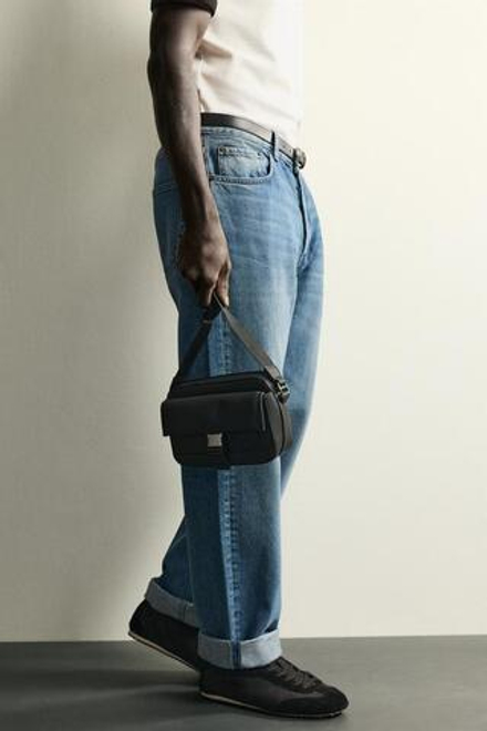 ZARA ПРОРЕЗИНЕННАЯ СУМКА С ПРЯЖКОЙ, ЧЕРНЫЙ