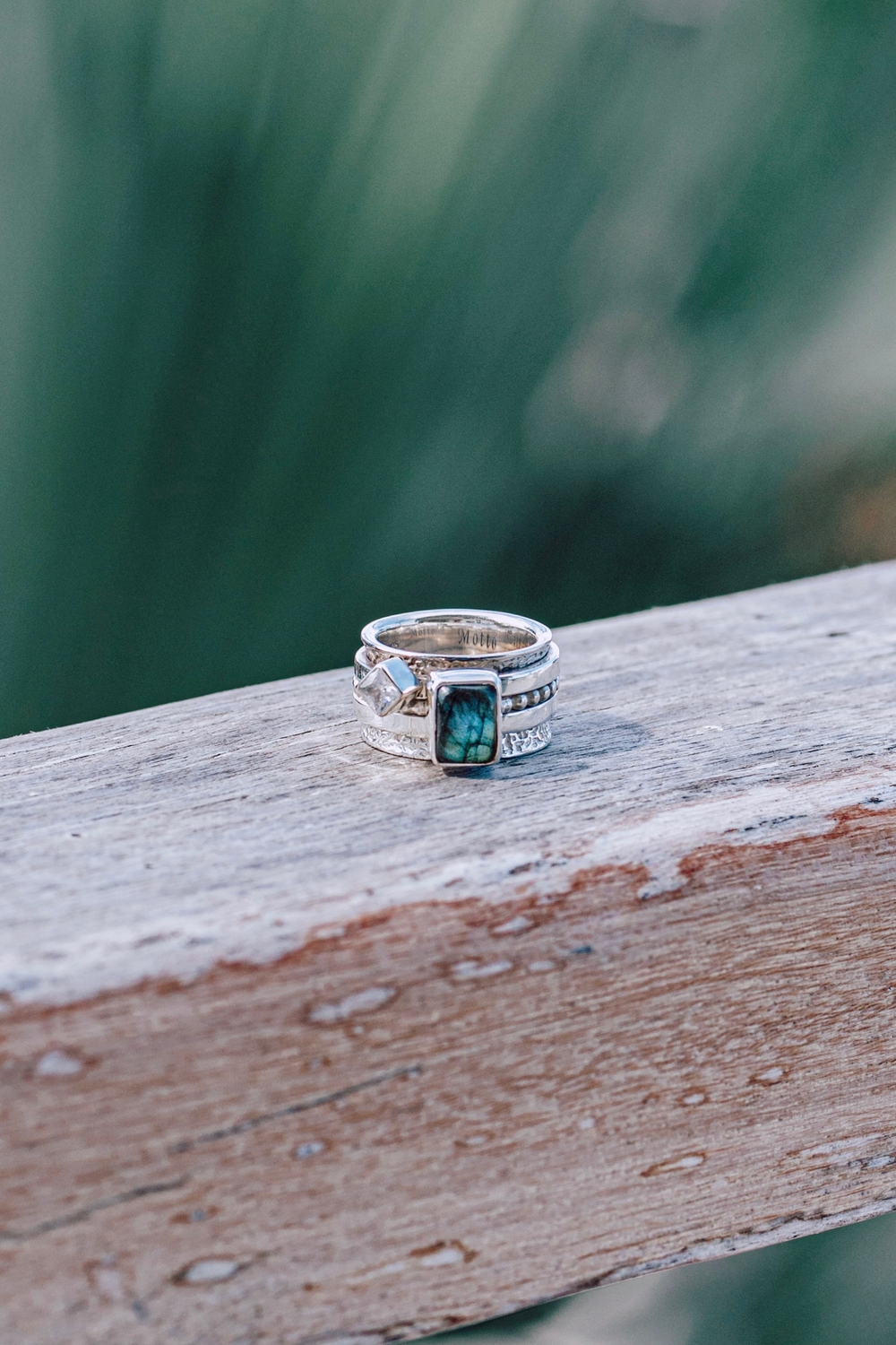 Кольцо «Мозаик» раф прямоугольный с лабрадоритом и ромбом белый циркон