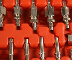 Устройство для очистки и тестирования топливной системы в кейсе JTC