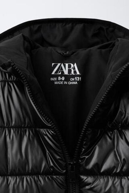 ZARA ЛЕГКАЯ КУРТКА С КАПЮШОНОМ, ЧЕРНЫЙ