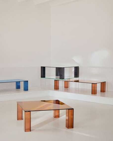 Журнальный столик Adularia из синего стекла 140 x 60