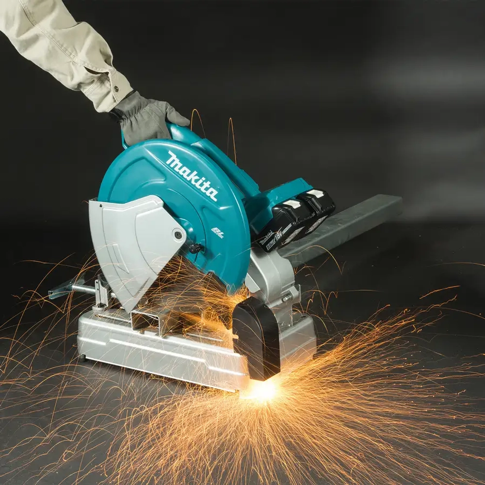Аккумуляторная отрезная пила по металлу Makita DLW140Z