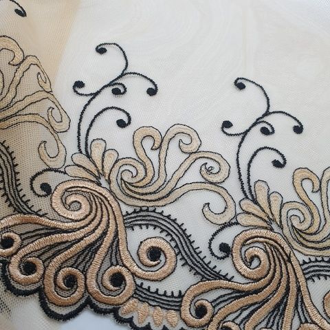 Кружево выш.на сетке ш.220мм