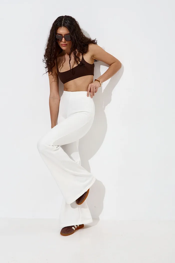 Джоггеры клеш кремового цвета