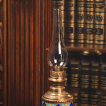 Керосиновая лампа из фарфора и латуни