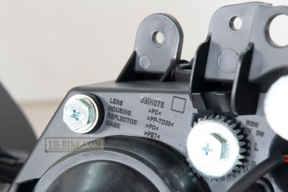 23007-0174. LENS-COMP. Headlight assembly Kawasaki Versys650-1000, Ninja300