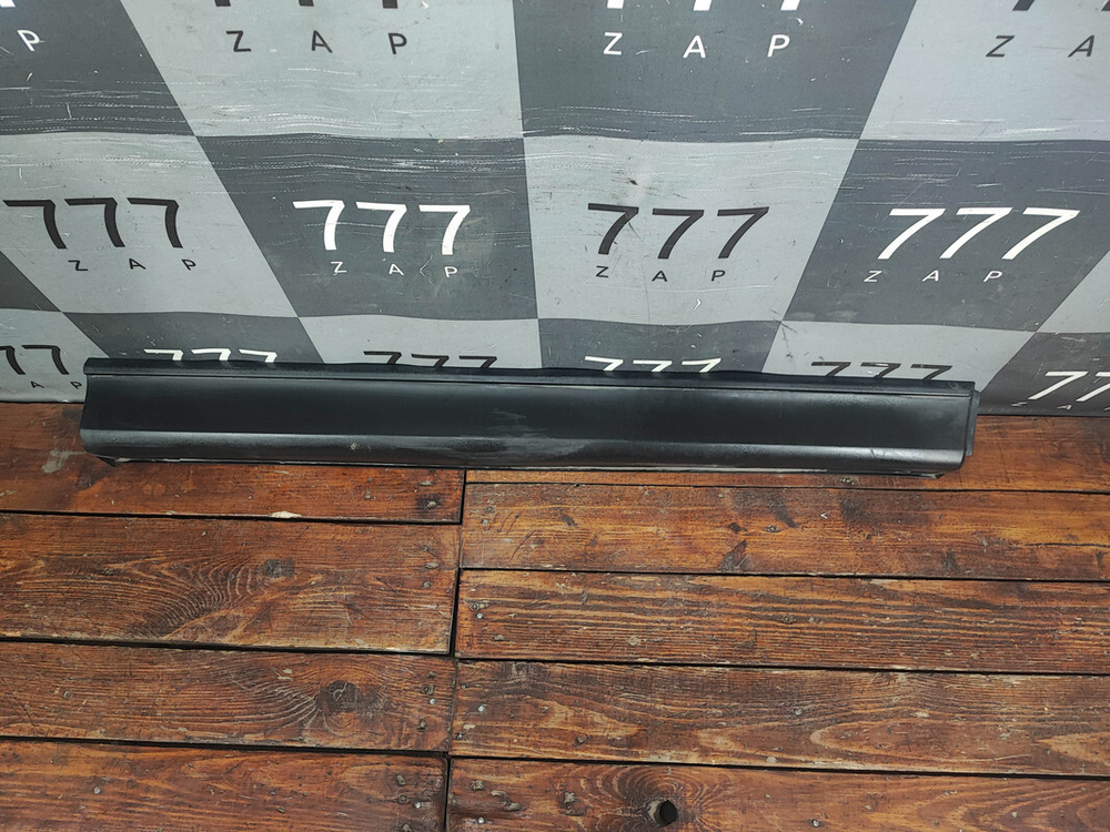 Накладка двери передней правой Mazda CX-5 2 (KF) 17-нв Б/У Оригинал KB7W51RA1