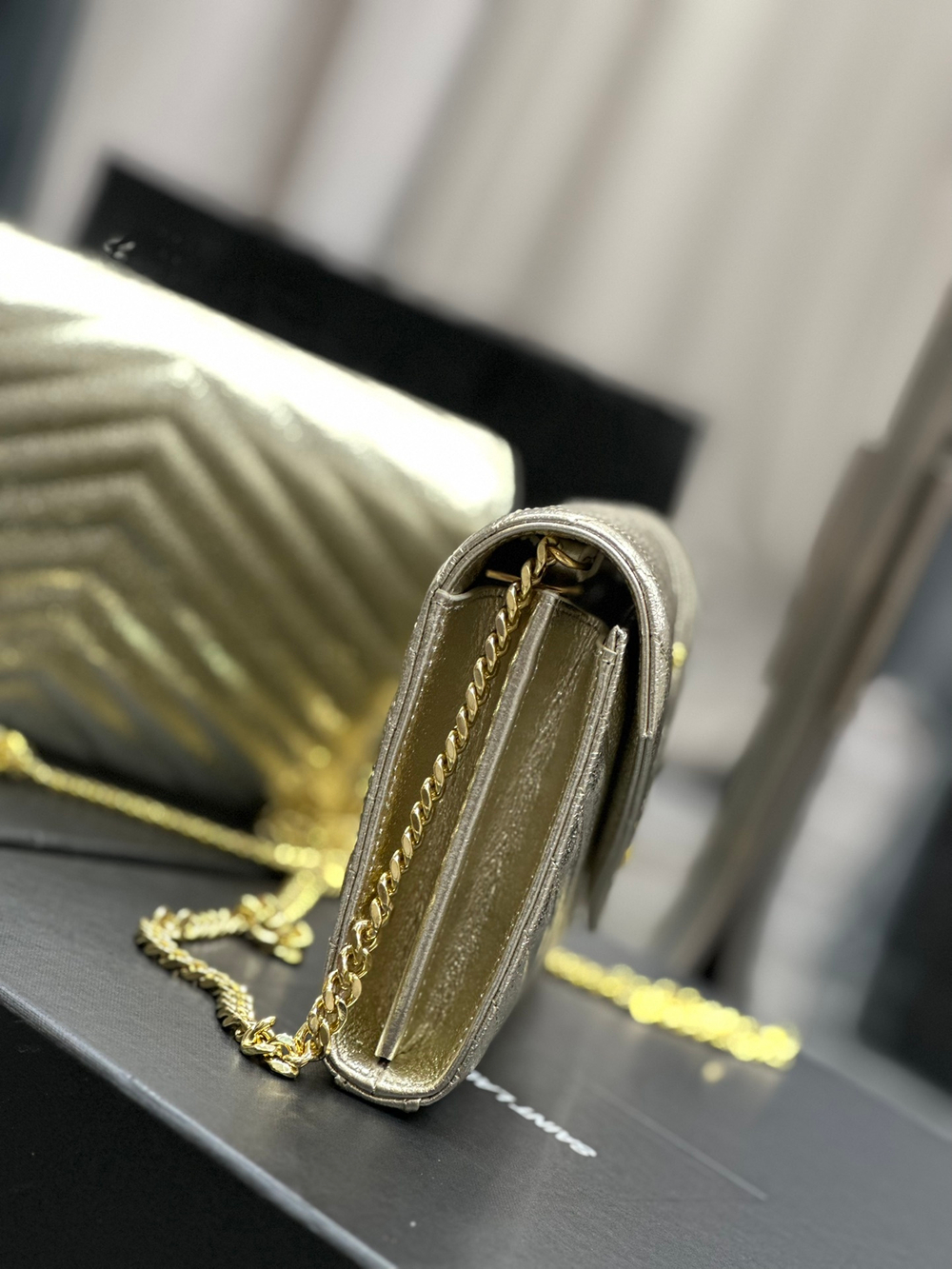 Saint Laurent WOC 22 cm