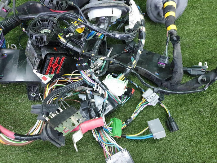 Проводка моторного отсека Jaguar XE (2015-2019)