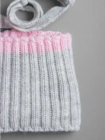 Шапка зимняя для девочки со снудом и помпонами