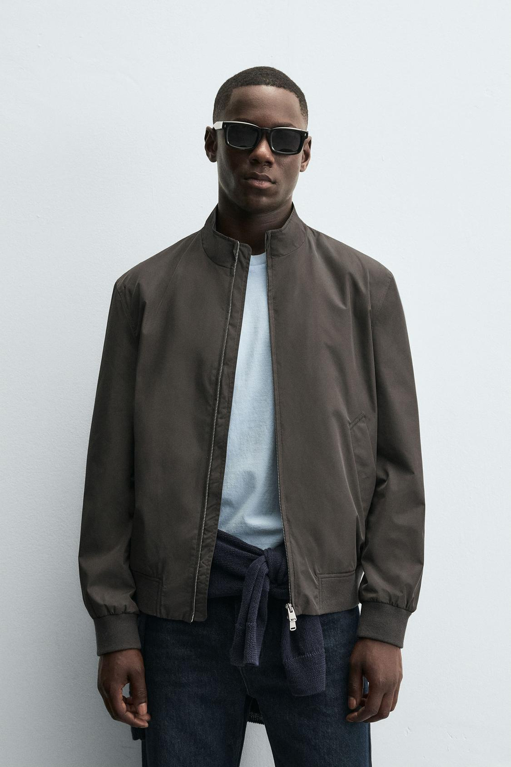 ZARA НЕПРОМОКАЕМАЯ КУРТКА ИЗ ТЕХНИЧЕСКОЙ ТКАНИ, СЕРО-КОРИЧНЕВЫЙ