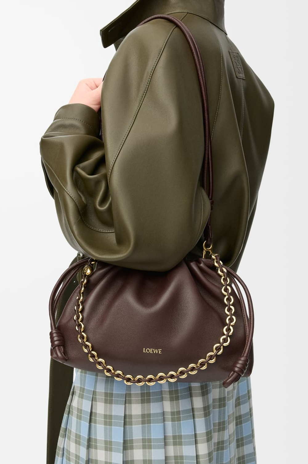 Loewe Сумка Flamenco среднего размера из мягкой кожи ягненка наппа, темно-каштановый