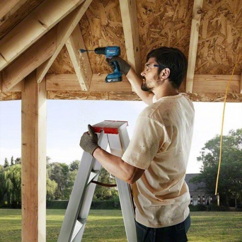 Дрель-шуруповерт аккумуляторная BOSCH GSR 185-LI 06019K3005 1х4,0 Ач