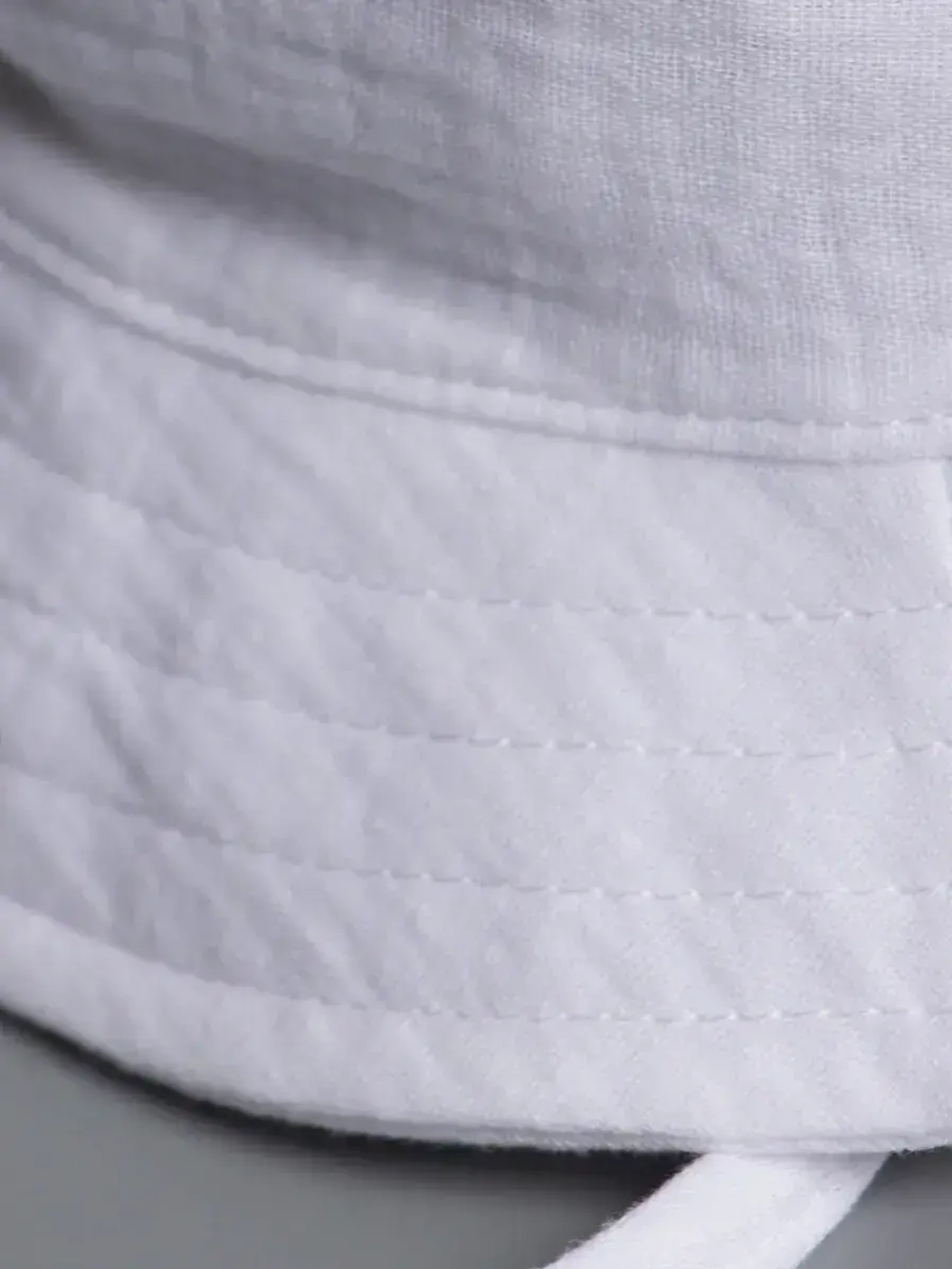 Белая детская панама на лето с завязками