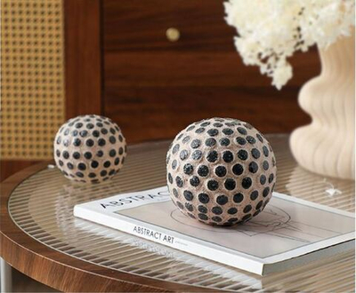 Статуэтка Black Polka Dot Sand Ball