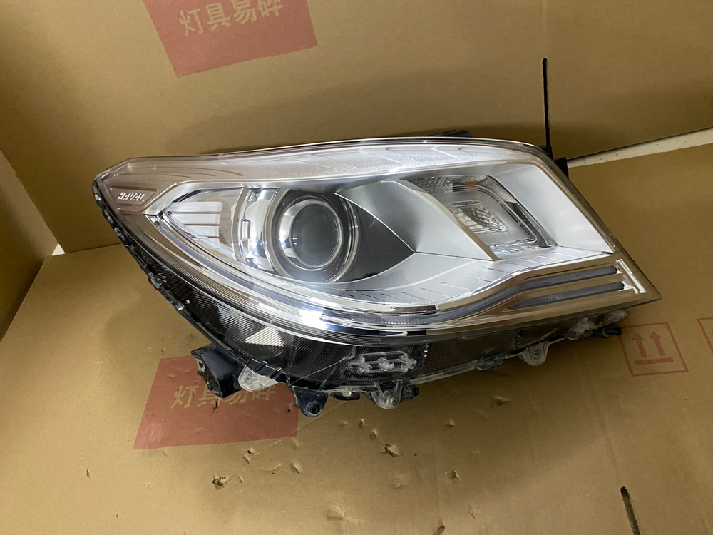 Блок фар (ксенон) Haval H9 оригинал