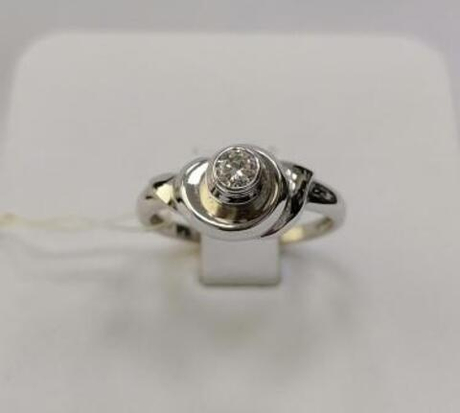 Кольцо из золота с бриллиантами