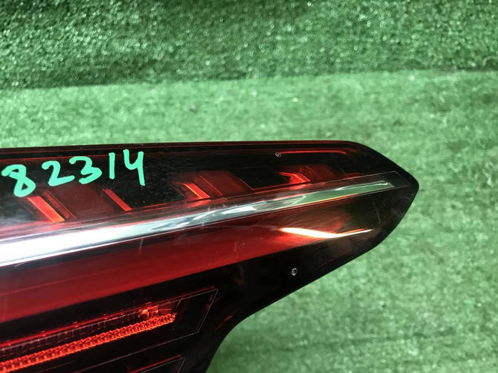 Фонарь левый внутренний Audi A4 B9 (19-нв) седан