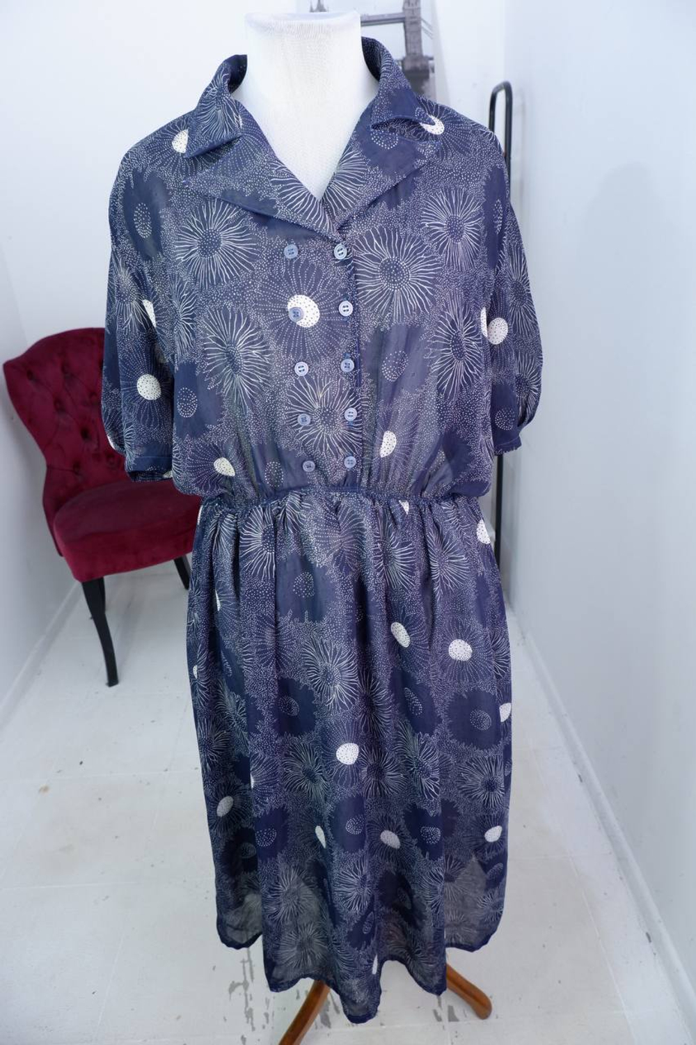 Платье в крупный цветок, визуально 50 размер