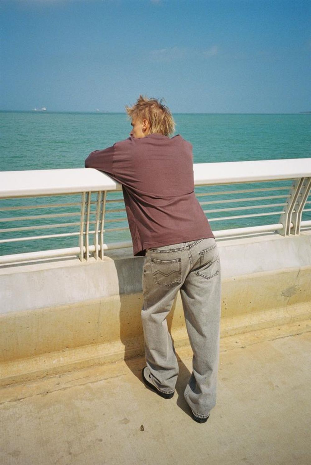 Джинсы Magamaev Bigger M light grey/washed светло-серые