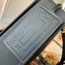 Louis Vuitton Takeoff Messenger
