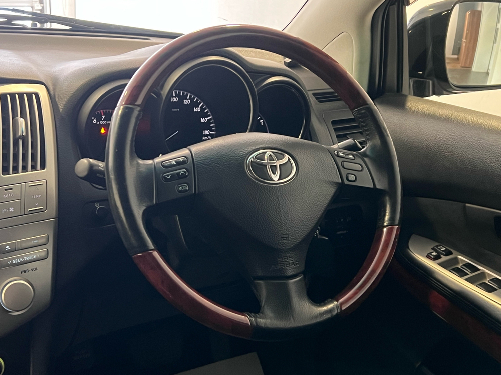 Toyota Harrier, 2012 год