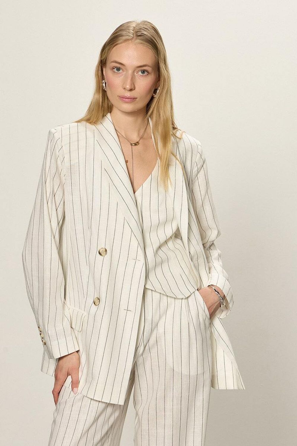 Жакет лен белый в полоску