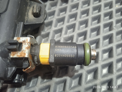 Топливная рампа с форсунками Шкода Октавия А5 Б/У