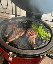 Керамический гриль Kamado Joe Big Joe III, 61 см (красный), с ножками и столиками