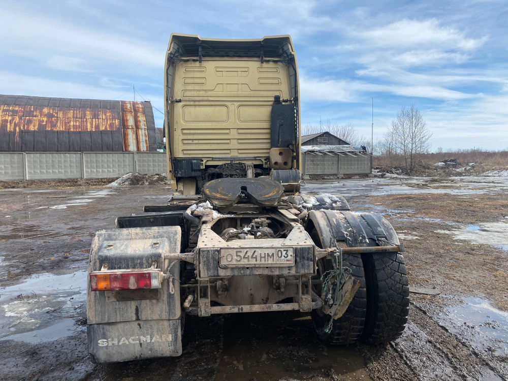 Shacman (Shaanxi) SX* 6x4 Седельный тягач SX42584V324 (Дизельный, 11,6 л, 423 л.с., МТ)